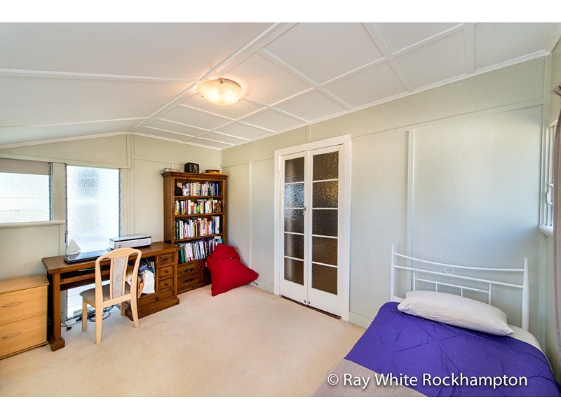 389 Rhodes Street, Koongal QLD 4701