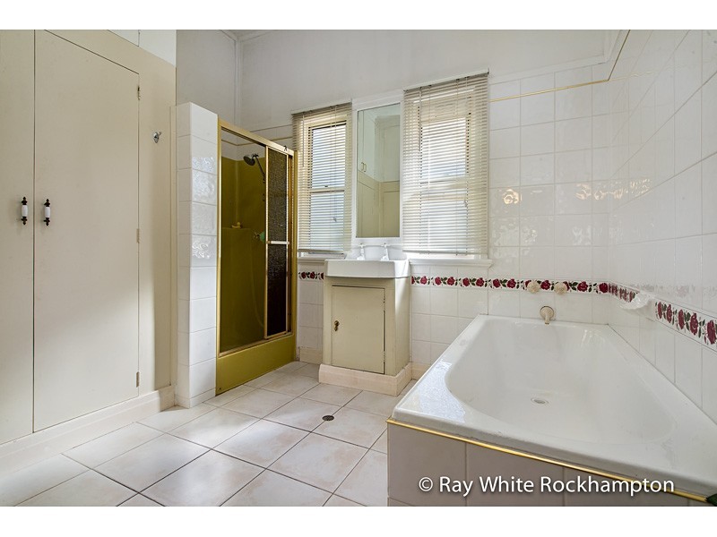 389 Rhodes Street, Koongal QLD 4701