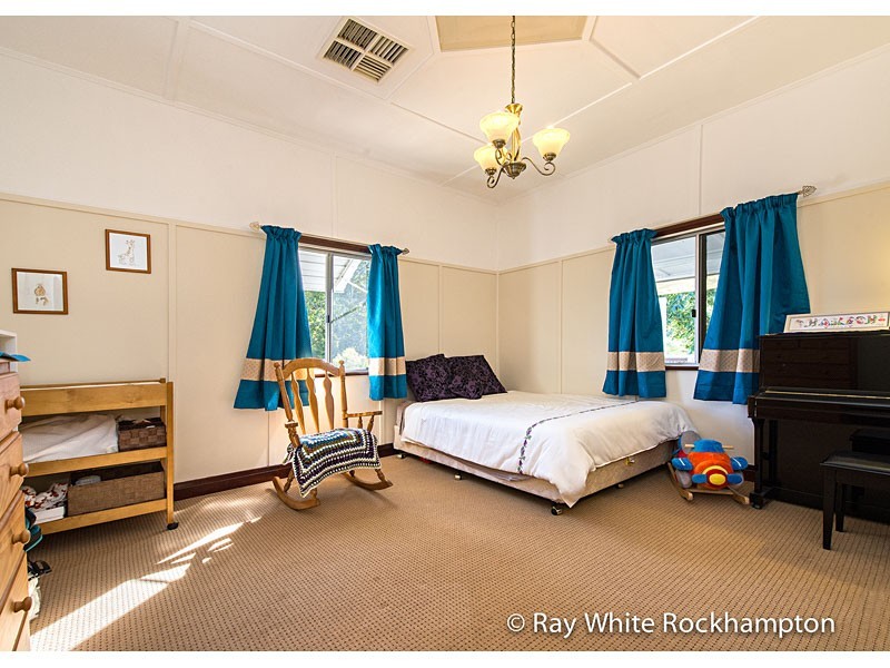 389 Rhodes Street, Koongal QLD 4701