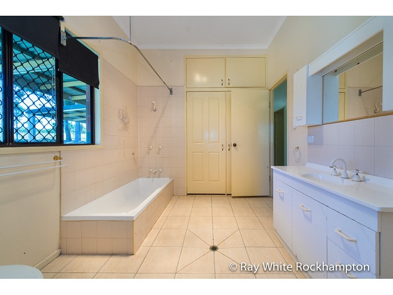 184 Julie Anne Drive, Glendale QLD 4711