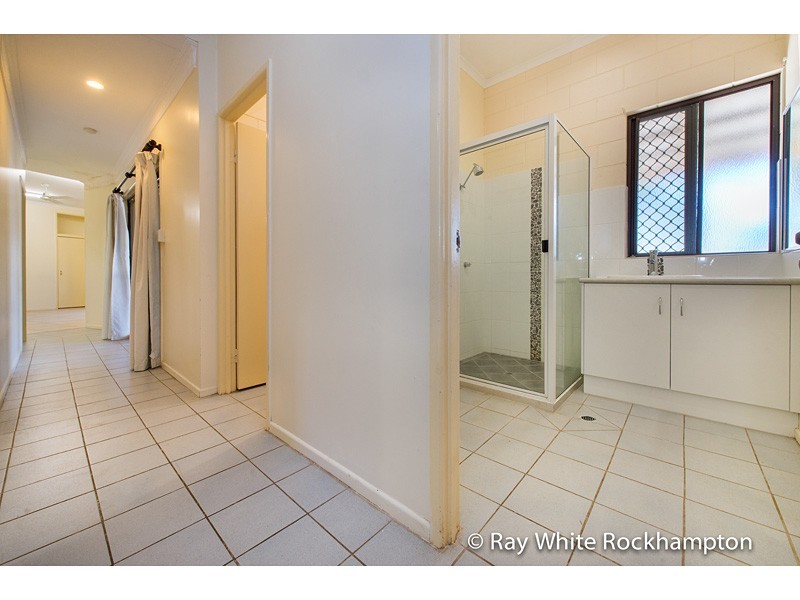 184 Julie Anne Drive, Glendale QLD 4711