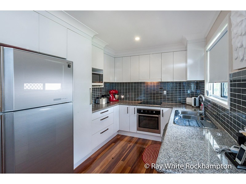 8 Schwarten Street, Kawana QLD 4701