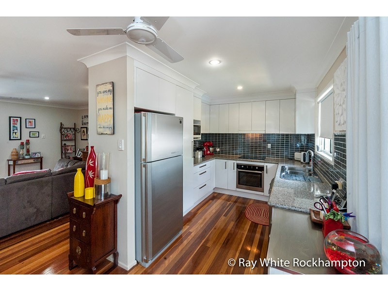 8 Schwarten Street, Kawana QLD 4701