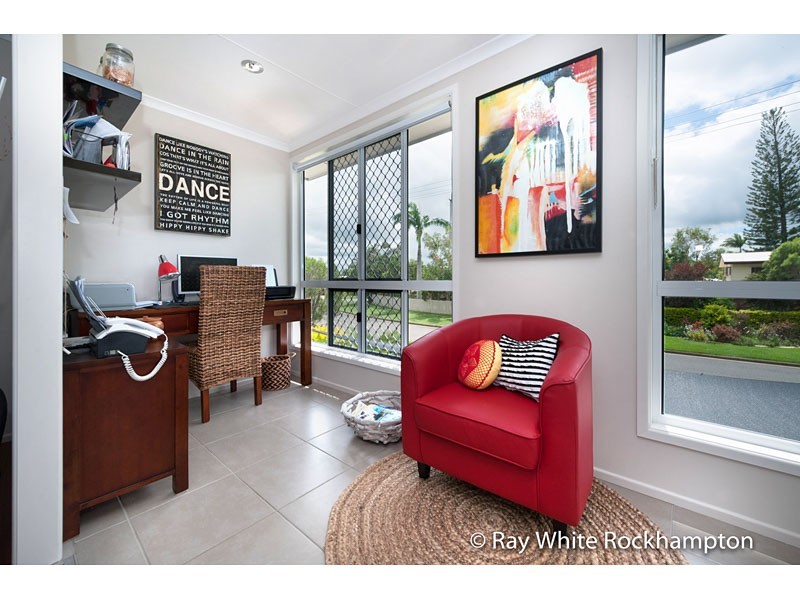 8 Schwarten Street, Kawana QLD 4701