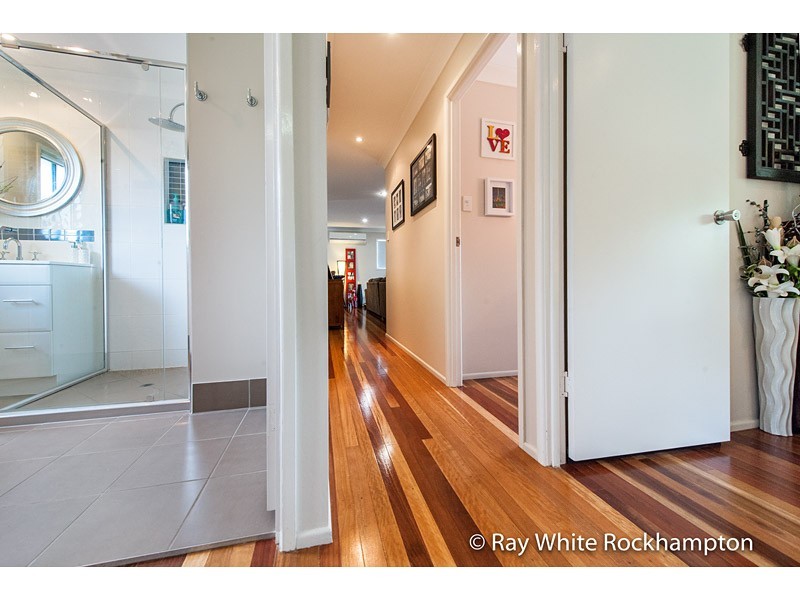 8 Schwarten Street, Kawana QLD 4701