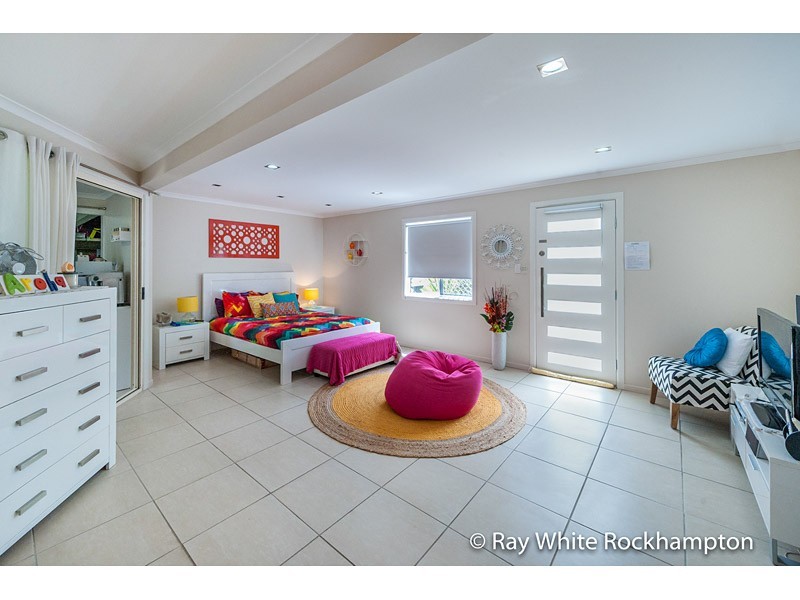 8 Schwarten Street, Kawana QLD 4701
