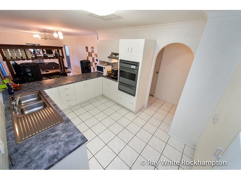 10 Rees Jones Close, Frenchville QLD 4701