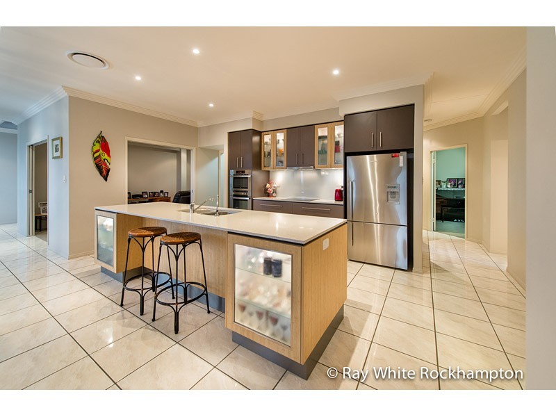 1 Connemara Drive, Kawana QLD 4701
