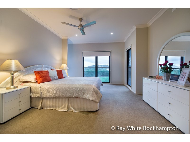 1 Connemara Drive, Kawana QLD 4701