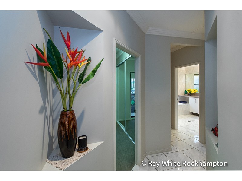 1 Connemara Drive, Kawana QLD 4701