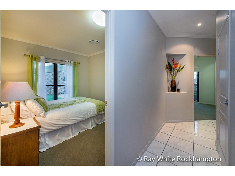 1 Connemara Drive, Kawana QLD 4701