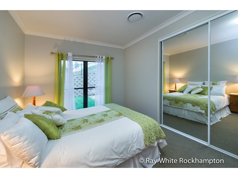 1 Connemara Drive, Kawana QLD 4701