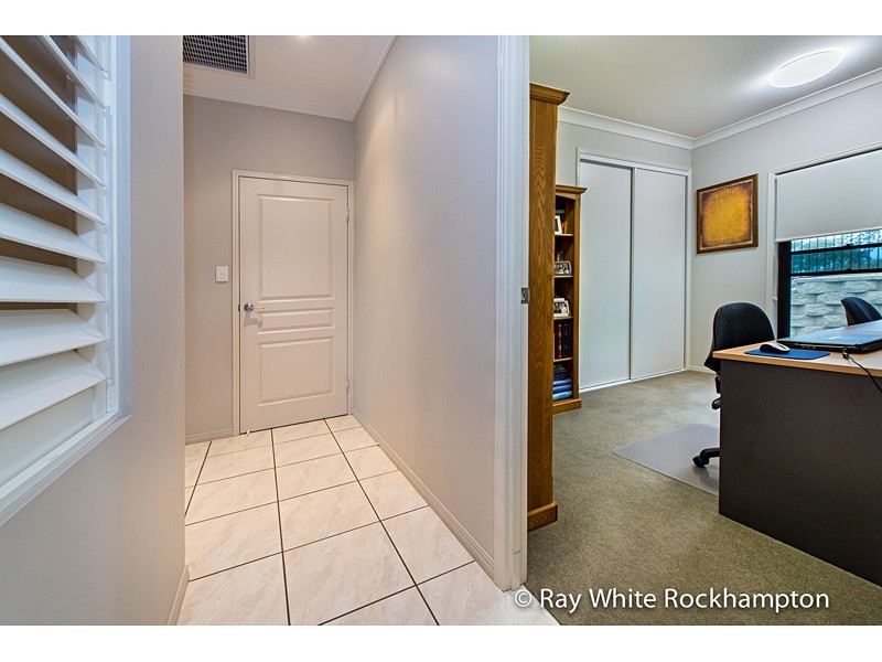 1 Connemara Drive, Kawana QLD 4701