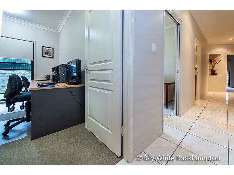 1 Connemara Drive, Kawana QLD 4701