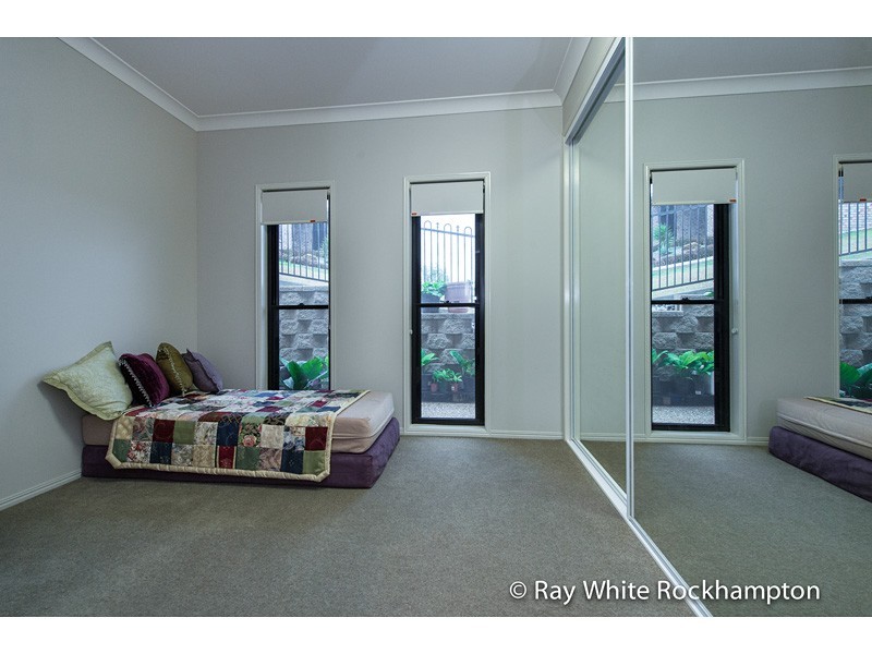 1 Connemara Drive, Kawana QLD 4701