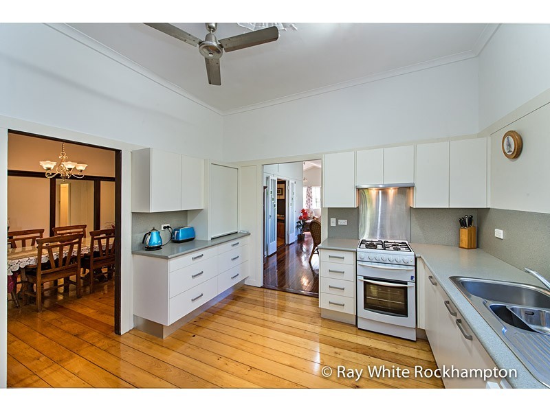 7 Penlington Street, The Range QLD 4700