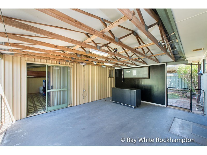 1 Buxton Drive, Gracemere QLD 4702