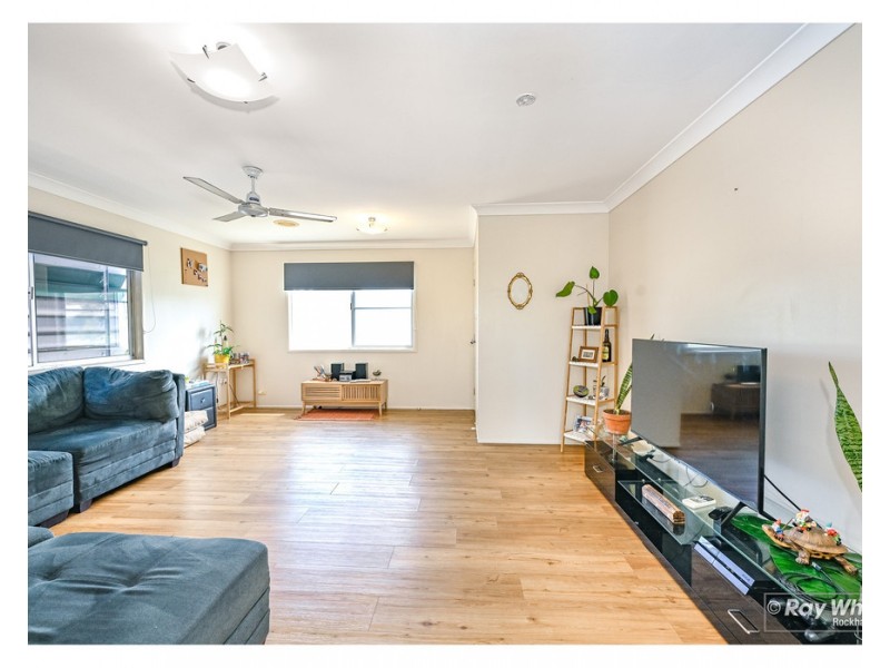112 Stenlake Avenue, Kawana QLD 4701