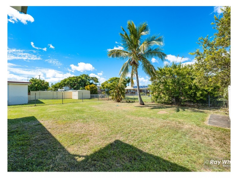 112 Stenlake Avenue, Kawana QLD 4701