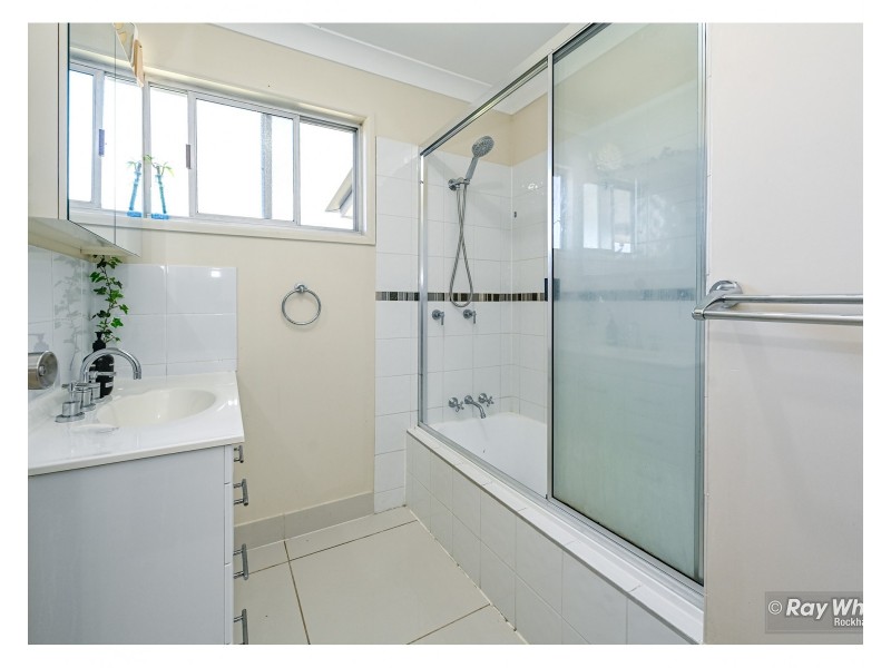 112 Stenlake Avenue, Kawana QLD 4701