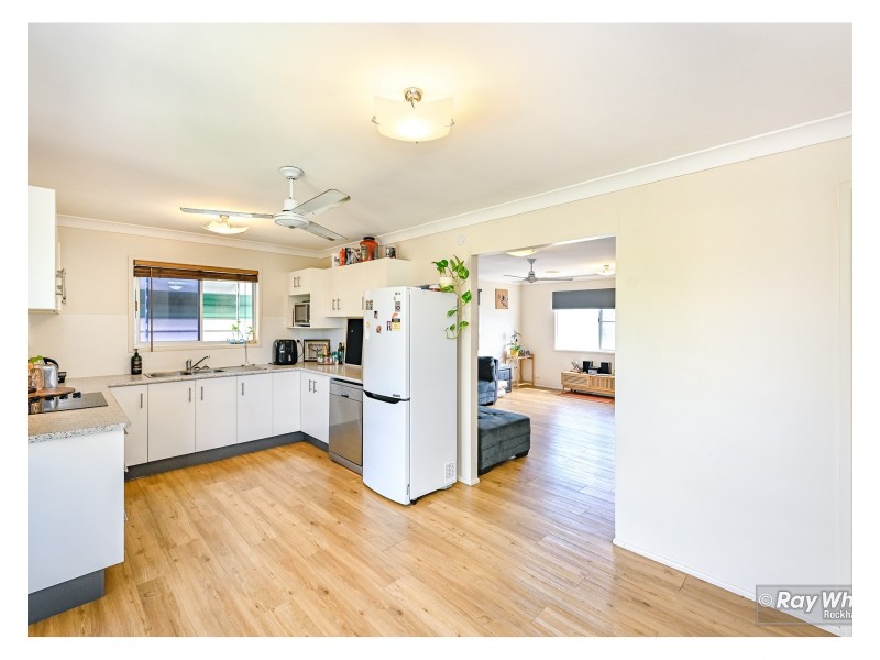 112 Stenlake Avenue, Kawana QLD 4701