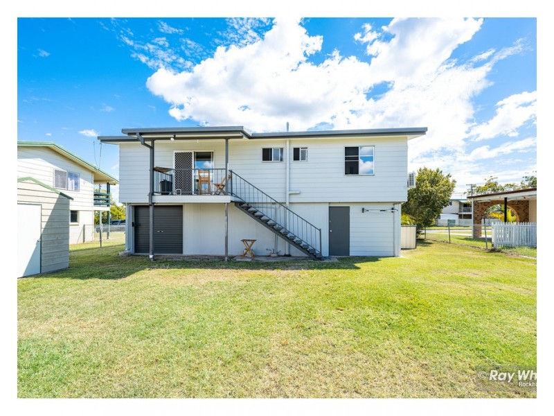 112 Stenlake Avenue, Kawana QLD 4701