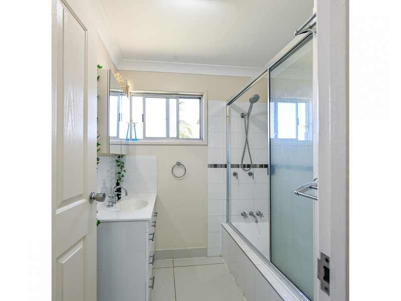 112 Stenlake Avenue, Kawana QLD 4701