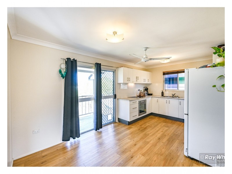 112 Stenlake Avenue, Kawana QLD 4701