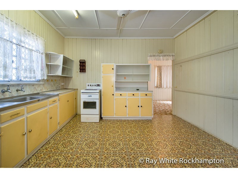 30 Hogan Street, Park Avenue QLD 4701