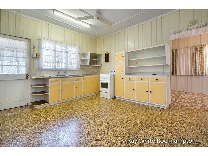 30 Hogan Street, Park Avenue QLD 4701