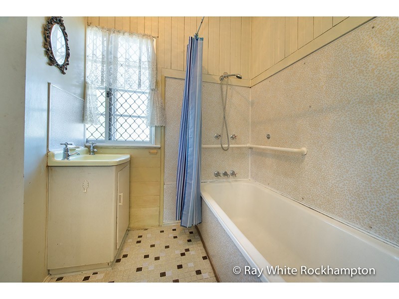 30 Hogan Street, Park Avenue QLD 4701