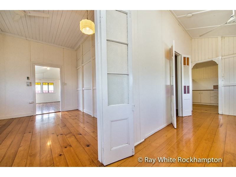 337 East Street, Depot Hill QLD 4700