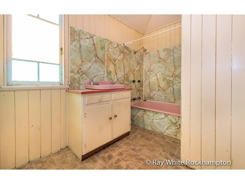 11 Edward Street, Berserker QLD 4701