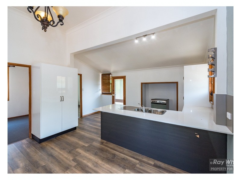 42 Wharf Street, Depot Hill QLD 4700