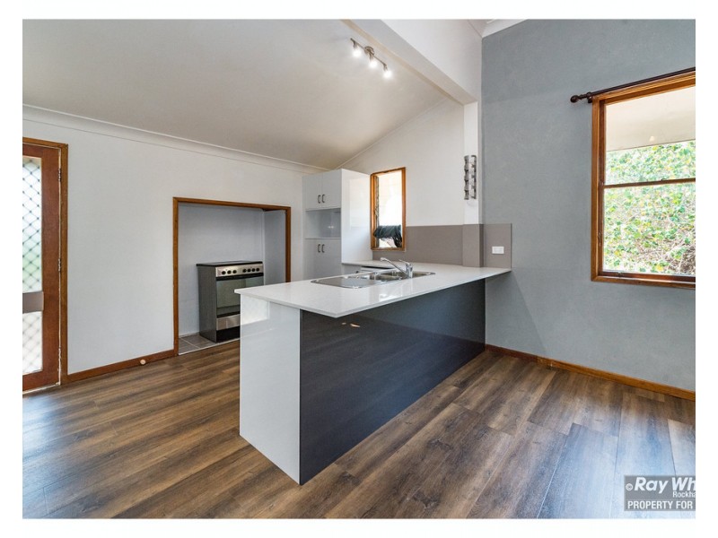 42 Wharf Street, Depot Hill QLD 4700