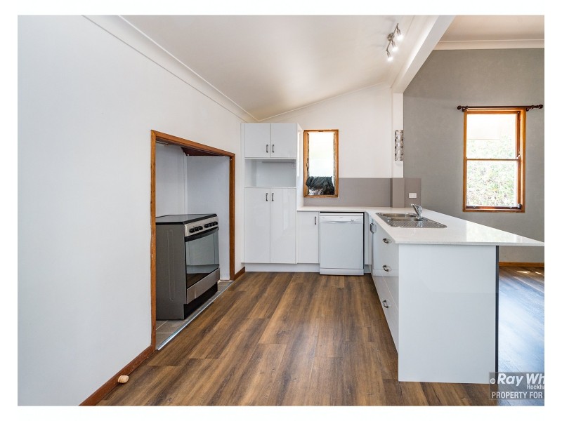 42 Wharf Street, Depot Hill QLD 4700