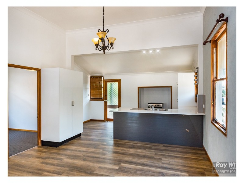 42 Wharf Street, Depot Hill QLD 4700