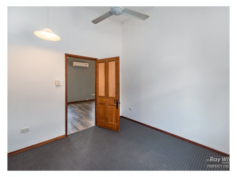 42 Wharf Street, Depot Hill QLD 4700