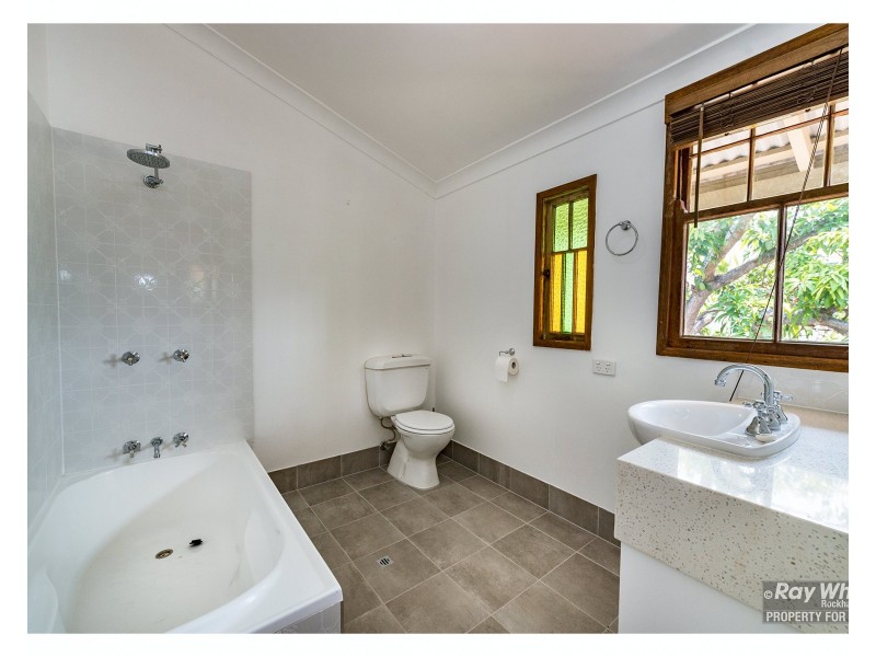 42 Wharf Street, Depot Hill QLD 4700