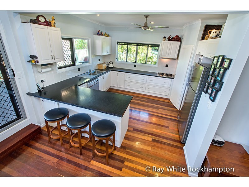 14 Cairns Street, The Range QLD 4700