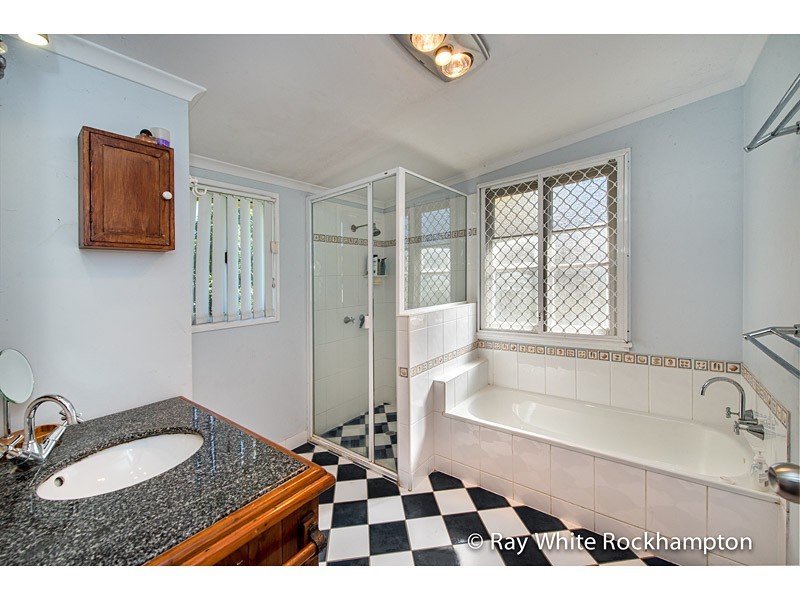 14 Cairns Street, The Range QLD 4700