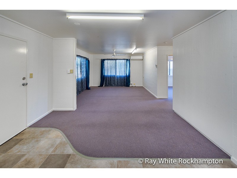 2/102A Bawden Street, Berserker QLD 4701