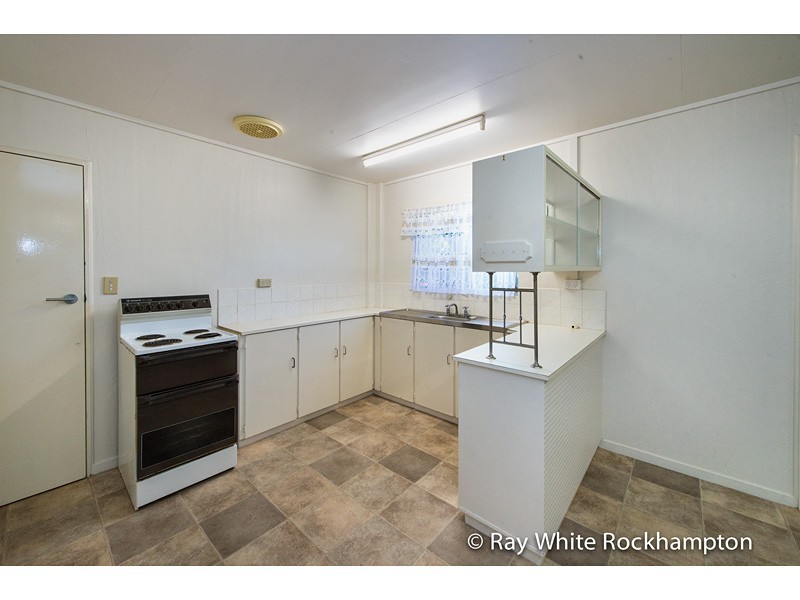 2/102A Bawden Street, Berserker QLD 4701
