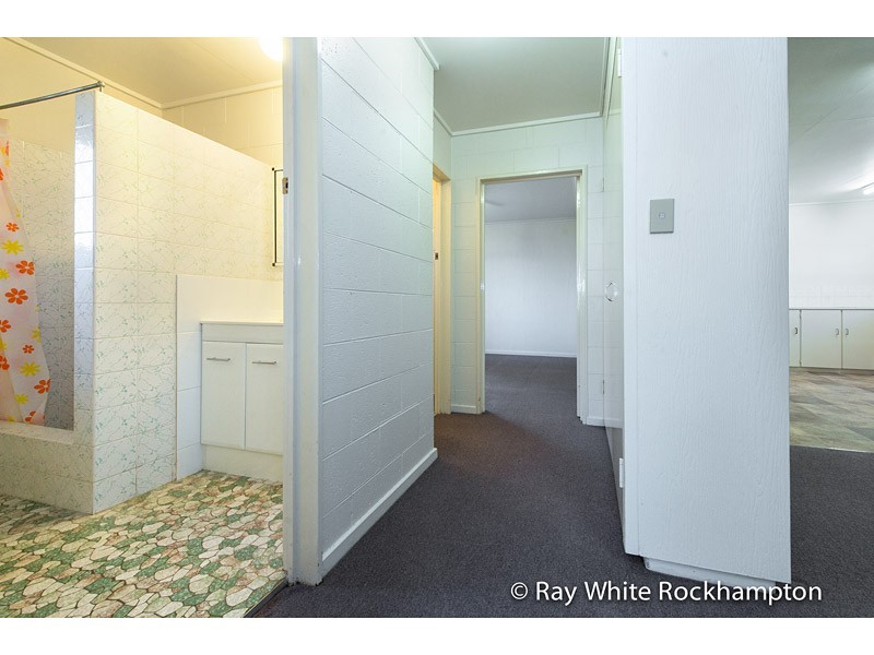 2/102A Bawden Street, Berserker QLD 4701