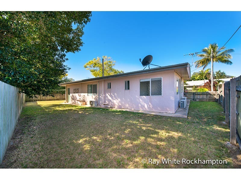 2/102A Bawden Street, Berserker QLD 4701