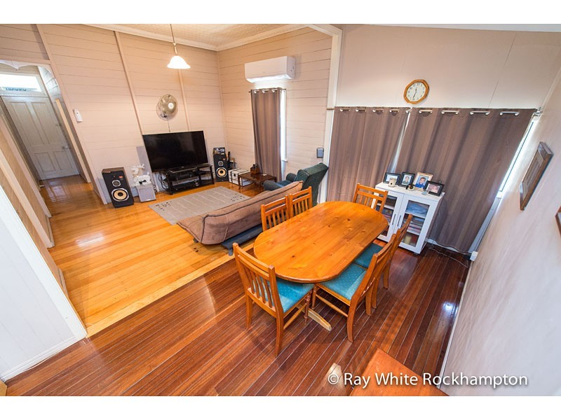 90 West Street, The Range QLD 4700