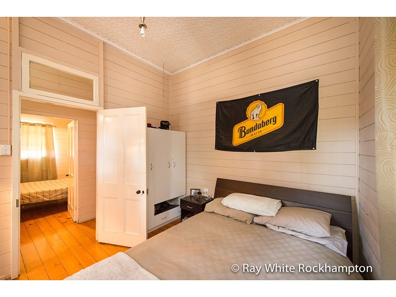 90 West Street, The Range QLD 4700