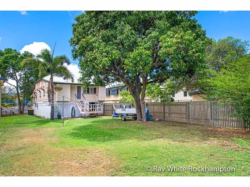 90 West Street, The Range QLD 4700