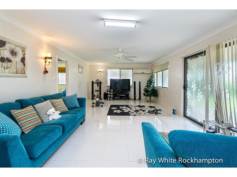 17 Hardy Avenue, Park Avenue QLD 4701