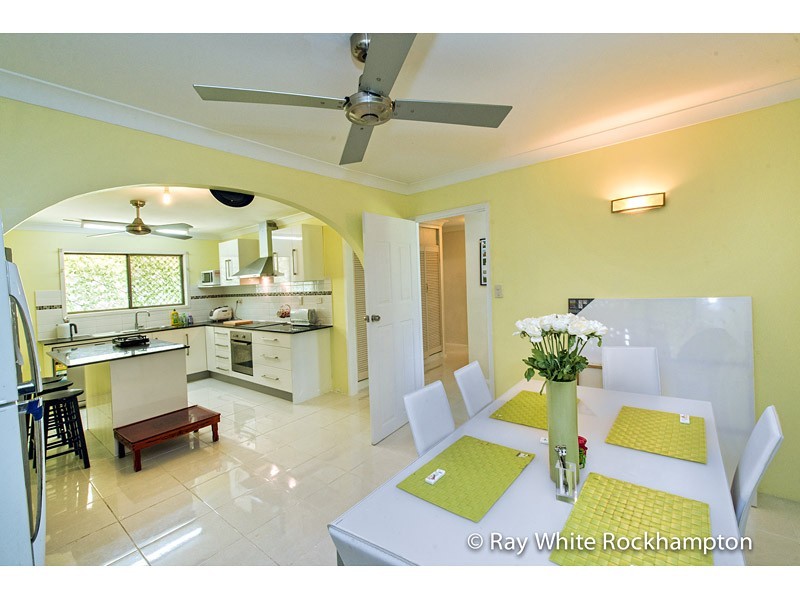17 Hardy Avenue, Park Avenue QLD 4701